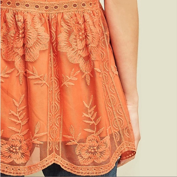 Floral Embroidered Eyelet Babydoll Sleeveless Top - Picture 5 of 8